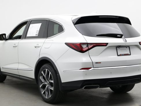 Used 2023 Acura MDX SH-AWD w/ Technology Package image 7