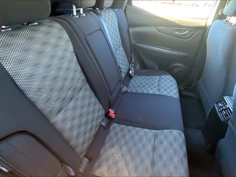 Used 2020 Nissan Rogue Sport SV FWD image 19