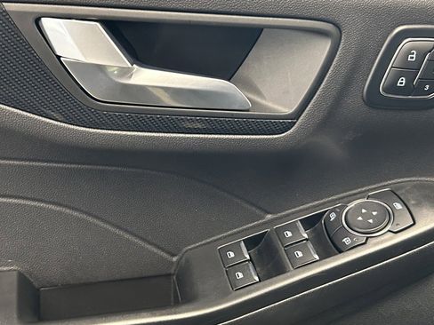 Used 2025 Ford Escape ST-Line Select w/ Tech Pack #2 AWD/4WD image 10