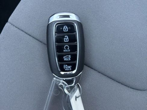 Used 2023 Hyundai Elantra SEL image 33