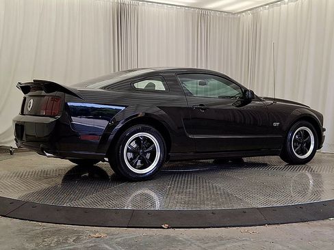 Used 2008 Ford Mustang GT RWD image 10