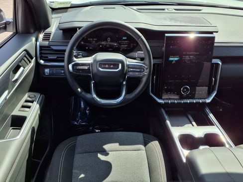 Used 2025 GMC Acadia Elevation image 18