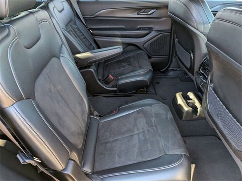 Certified 2023 Jeep Grand Cherokee L Laredo image 29