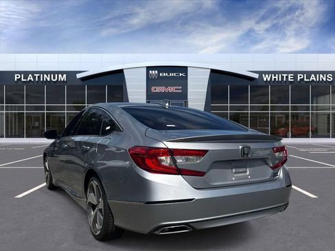 Used 2018 Honda Accord Touring image 5