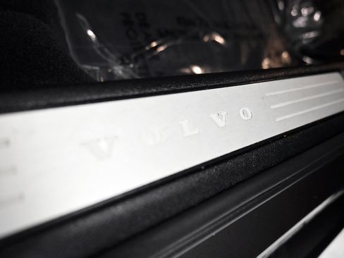 Used 2020 Volvo V60 T5 Cross Country image 27