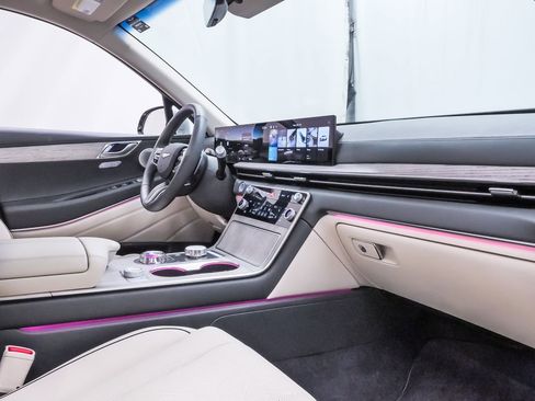Certified 2026 Genesis GV80 3.5T Advanced AWD/4WD image 14