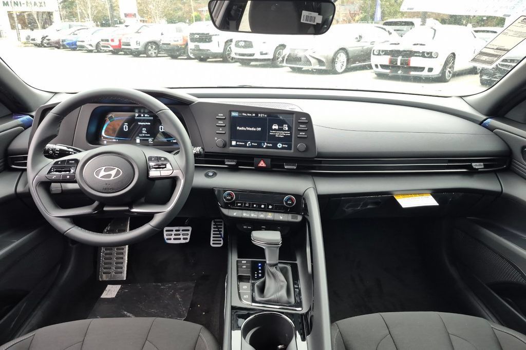 New 2026 Hyundai Elantra SEL Sport FWD image 20