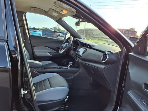 Used 2024 Nissan Kicks SR w/ SR Premium Package FWD image 25
