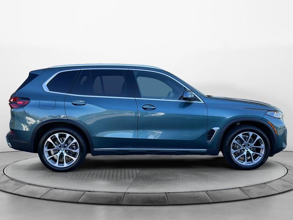 Used 2024 BMW X5 xDrive40i w/ Premium Package AWD/4WD image 8