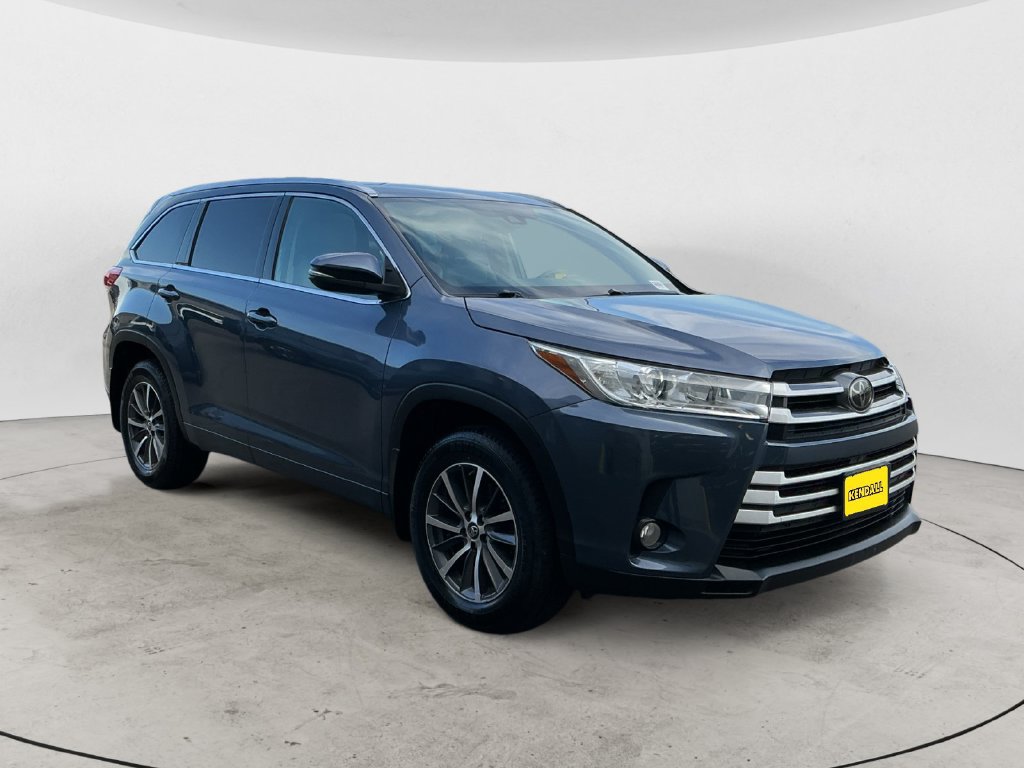 Used 2018 Toyota Highlander XLE AWD/4WD image 5