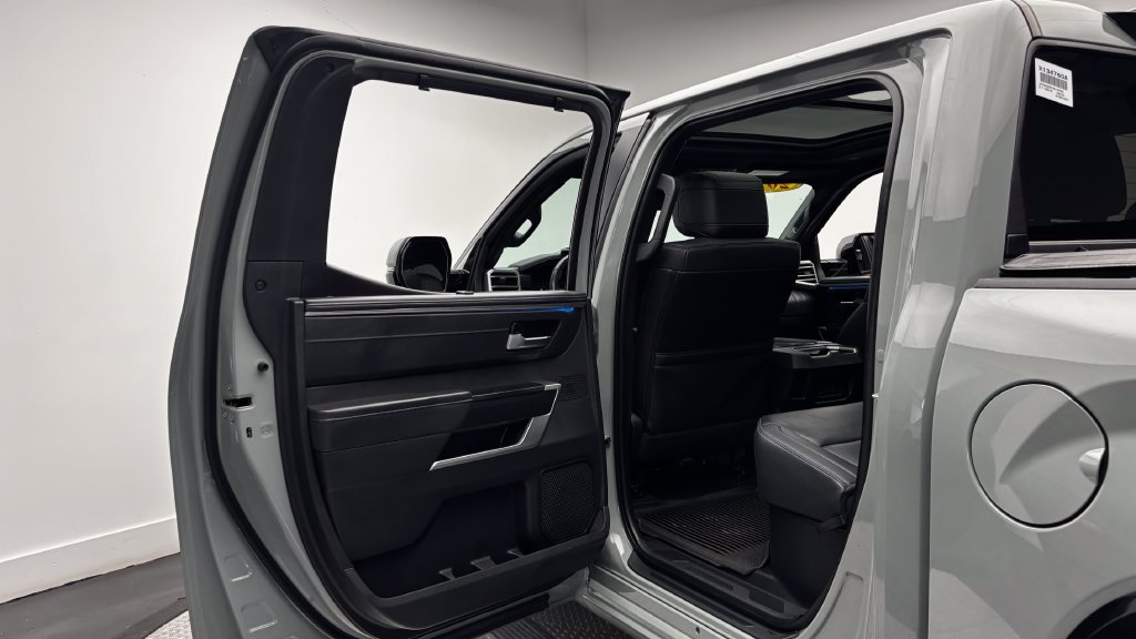 Used 2024 Toyota Tundra Platinum AWD/4WD image 37