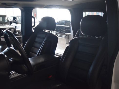 Used 2005 HUMMER H2 w/ Preferred Equipment Group image 54