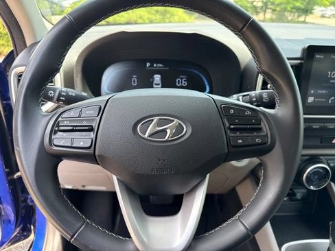 Used 2024 Hyundai Venue SEL FWD image 14