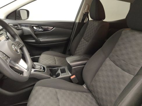 Used 2017 Nissan Rogue Sport SV FWD image 17