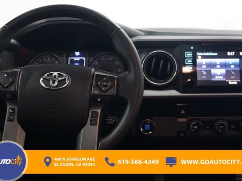 Used 2019 Toyota Tacoma TRD Sport image 5