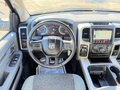 Used 2018 RAM 1500 Classic SLT w/ Luxury Group image 26