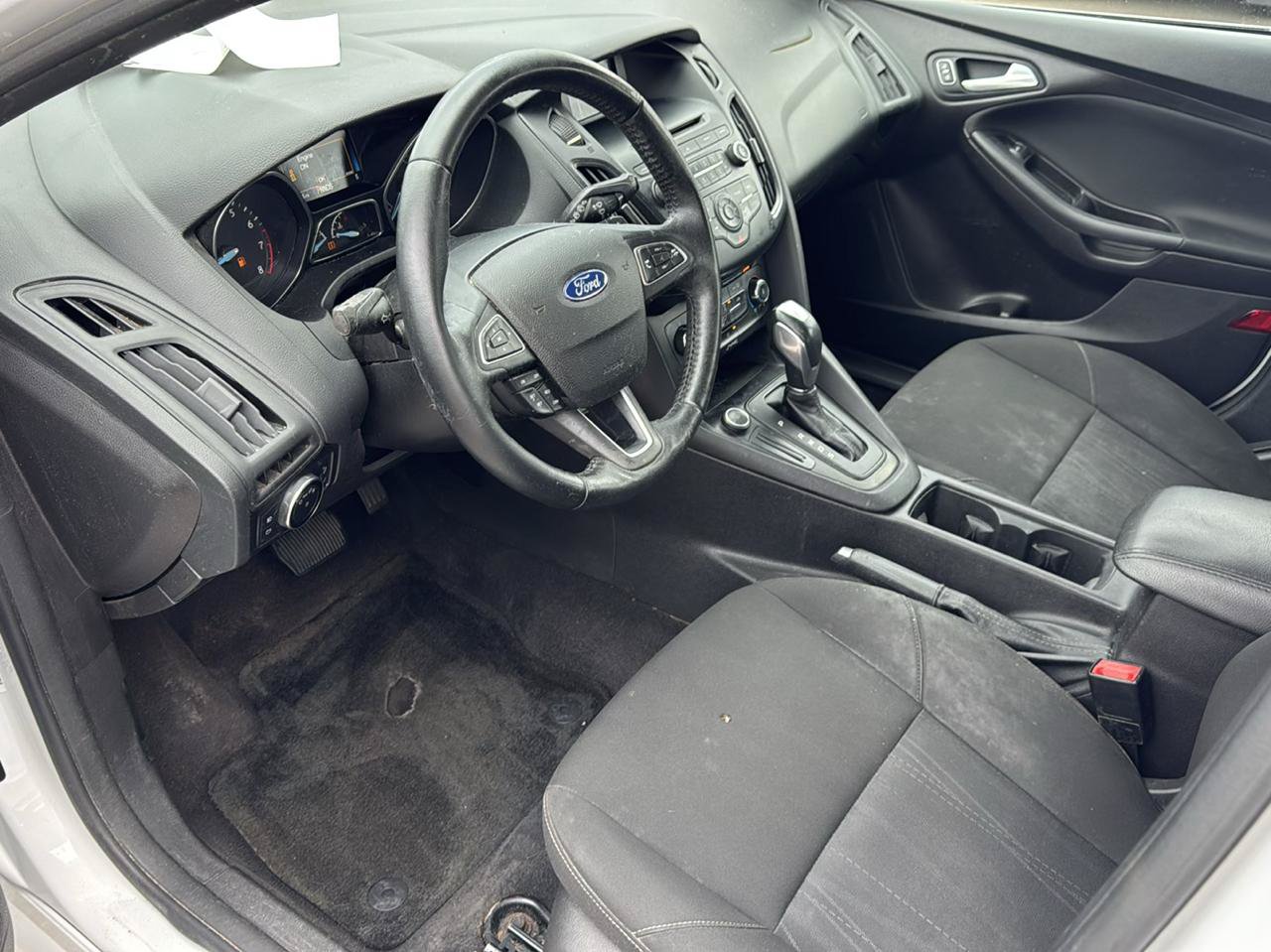 Used 2015 Ford Focus SE w/ SE Sport Package FWD image 11