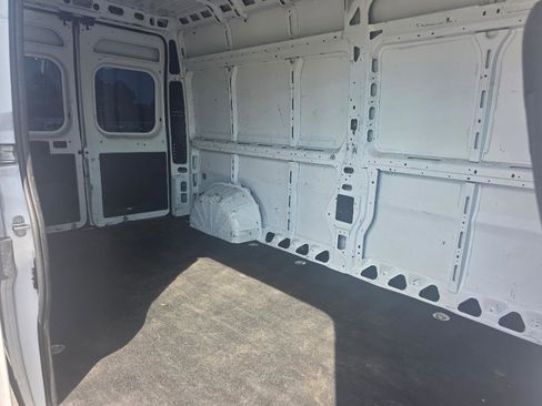 Used 2021 RAM ProMaster 2500 FWD image 9
