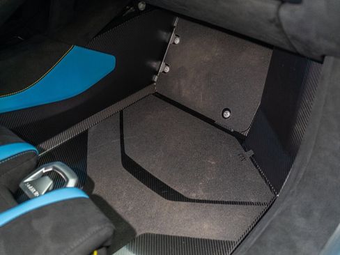 Used 2023 Lamborghini Huracan STO image 75