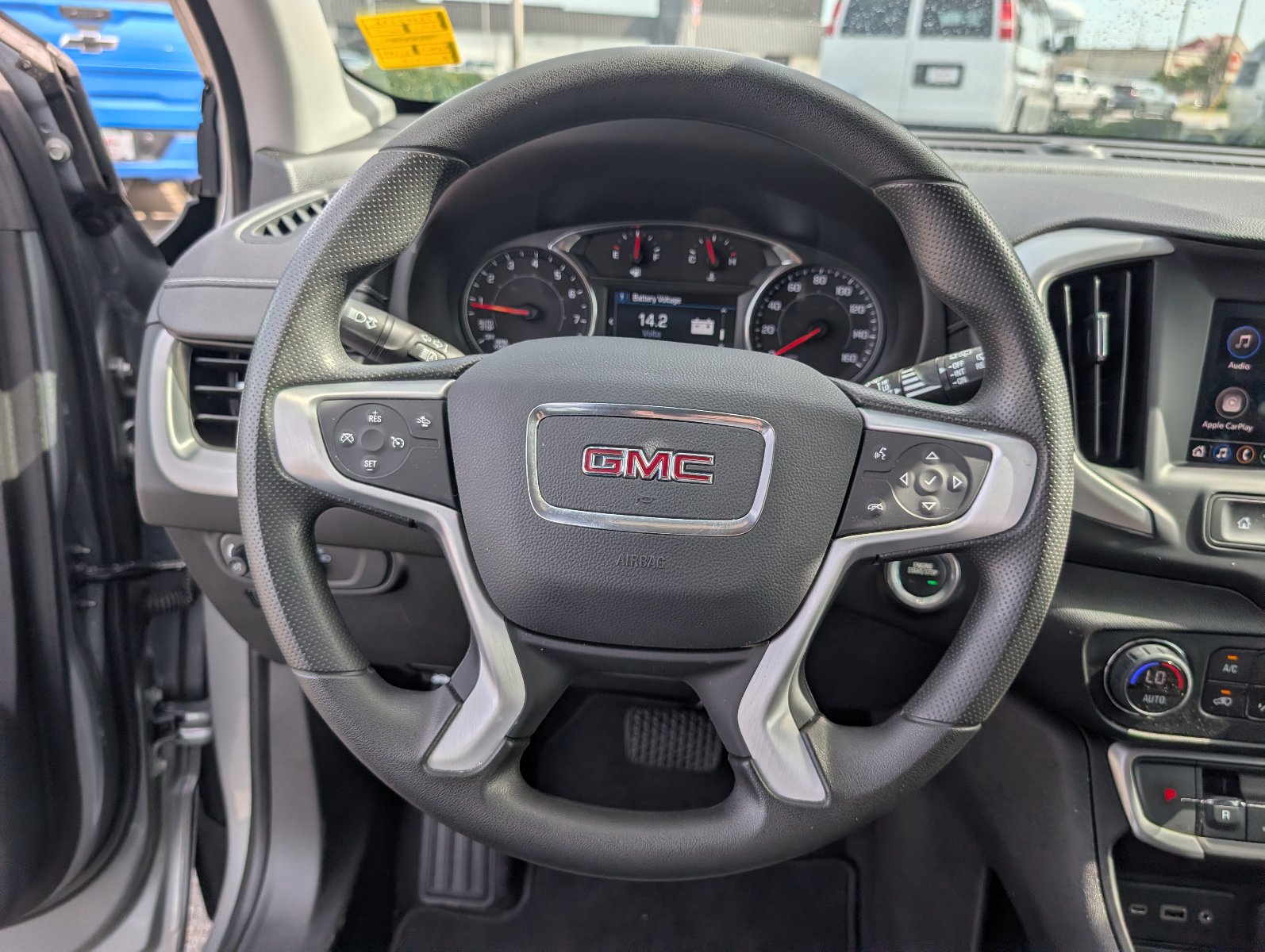 Used 2023 GMC Terrain SLE w/ Driver Convenience Package FWD image 23