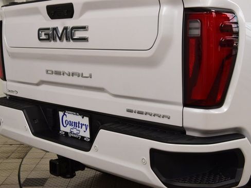 Used 2024 GMC Sierra 2500 Denali Ultimate AWD/4WD image 23