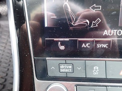 Used 2019 Audi Q8 Premium w/ Convenience Package image 25