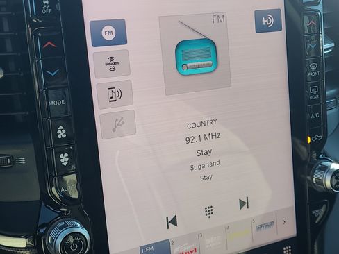 Used 2025 RAM 3500 Limited image 29