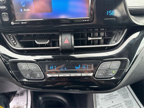 Used 2018 Toyota C-HR XLE image 26