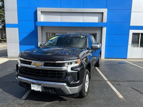Used 2022 Chevrolet Silverado 1500 LT image 2