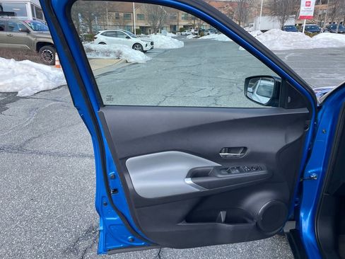 Used 2023 Nissan Kicks SR w/ SR Premium Package FWD image 10