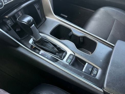 Used 2019 Honda Accord Sport image 16