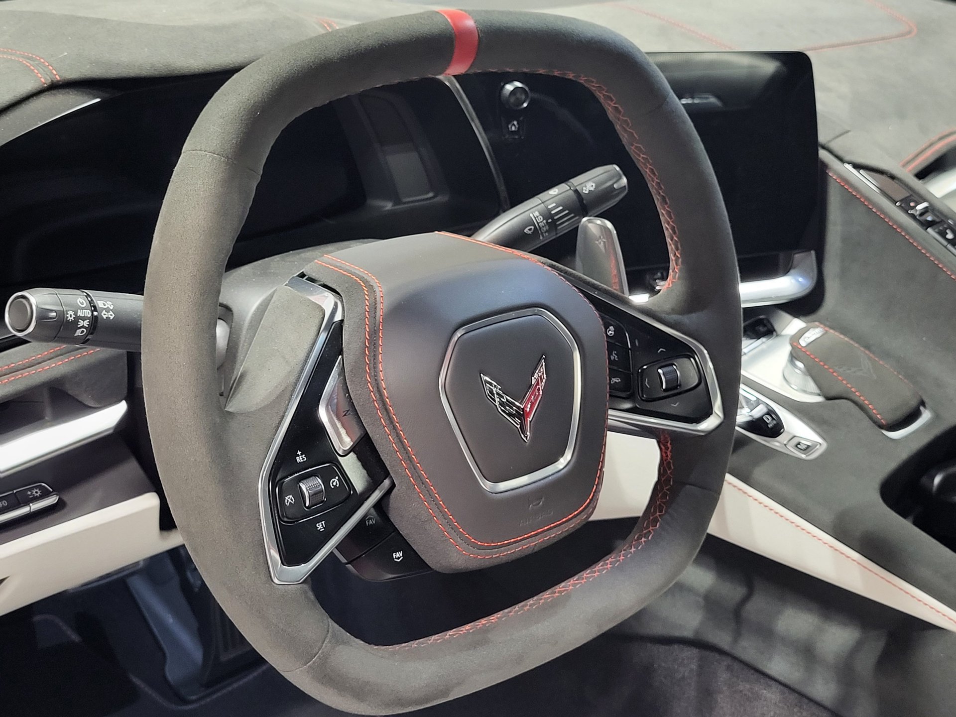 Used 2023 Chevrolet Corvette Stingray Premium Conv RWD image 17