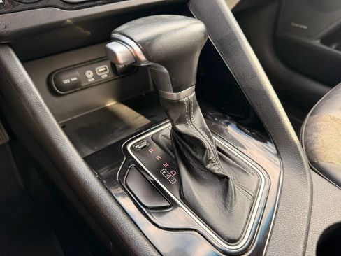 Used 2018 Kia Niro EX w/ EX Touring Graphite Edition FWD image 21