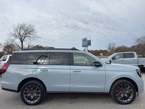 New 2025 Ford Expedition Platinum w/ Stealth Performance Package image 4