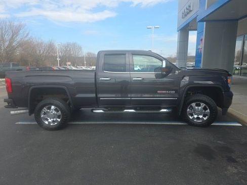 Used 2015 GMC Sierra 2500 SLT w/ All-Terrain HD Package image 2