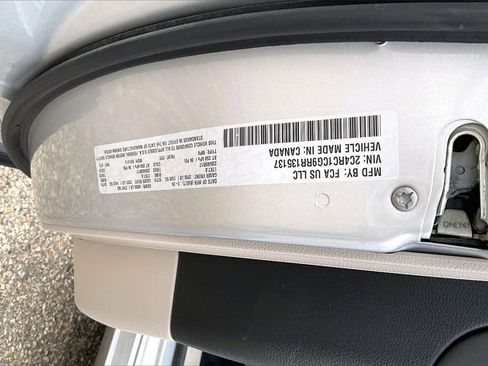 Used 2024 Chrysler Voyager LX image 5