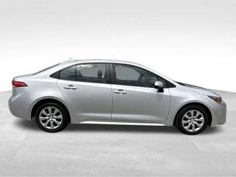 Used 2024 Toyota Corolla LE FWD image 8