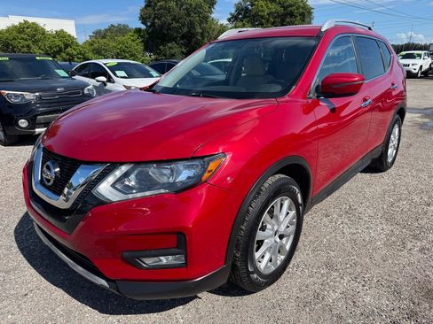 Used 2017 Nissan Rogue SV FWD image 2