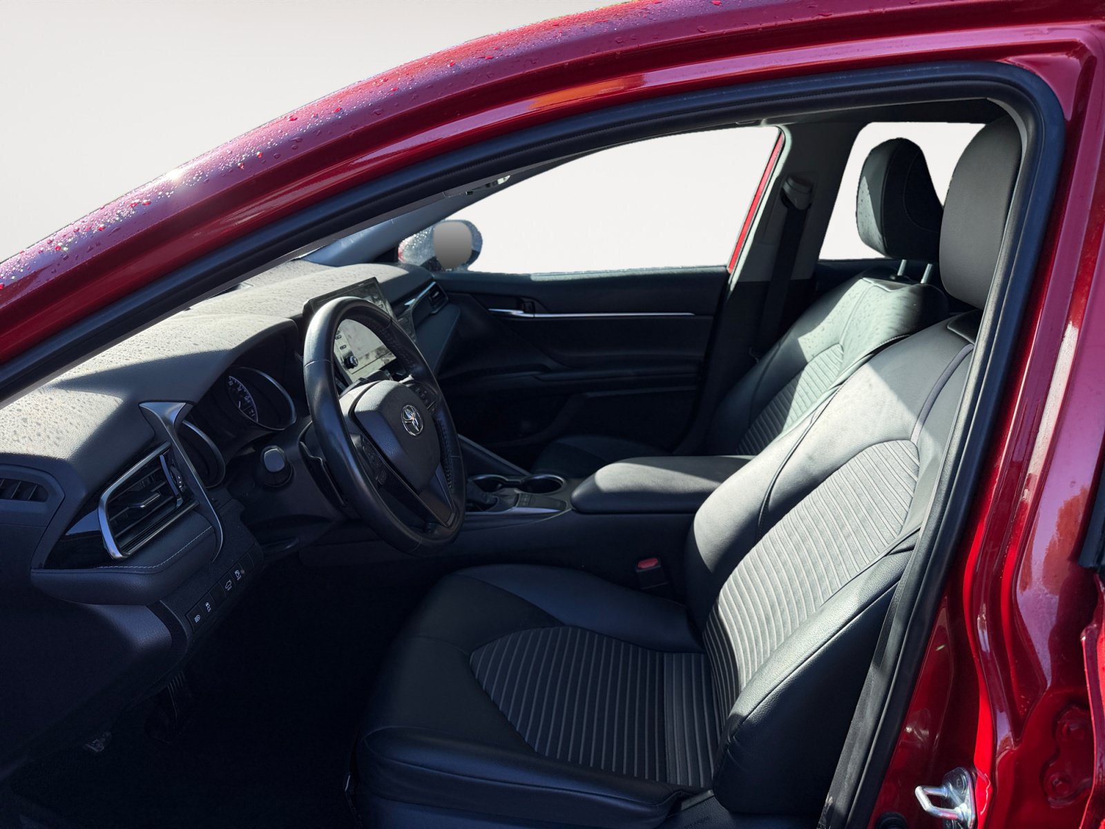 Used 2023 Toyota Camry SE FWD image 9