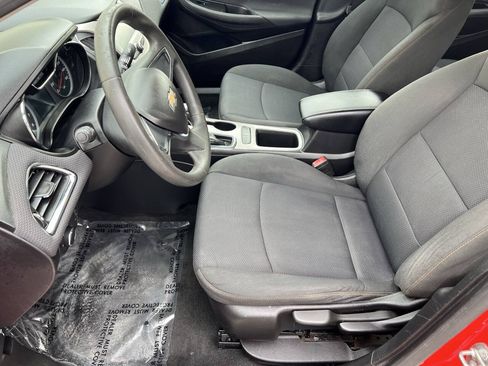 Used 2018 Chevrolet Cruze LS FWD image 9