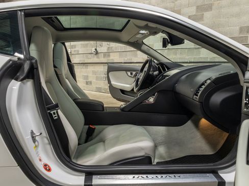 Used 2015 Jaguar F-TYPE Coupe image 42