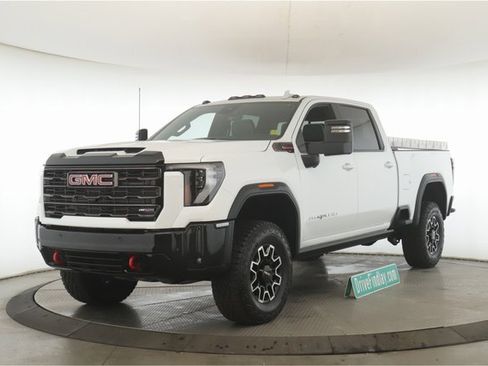 Used 2026 GMC Sierra 2500 AT4X image 10