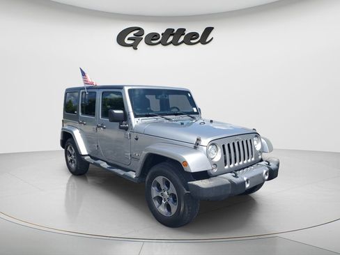Certified 2018 Jeep Wrangler Unlimited Sahara w/ Connectivity Group AWD/4WD image 3