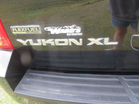 Used 2011 GMC Yukon XL SLT image 9