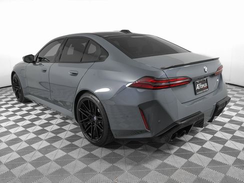 Used 2025 BMW M5 w/ Carbon Package image 7