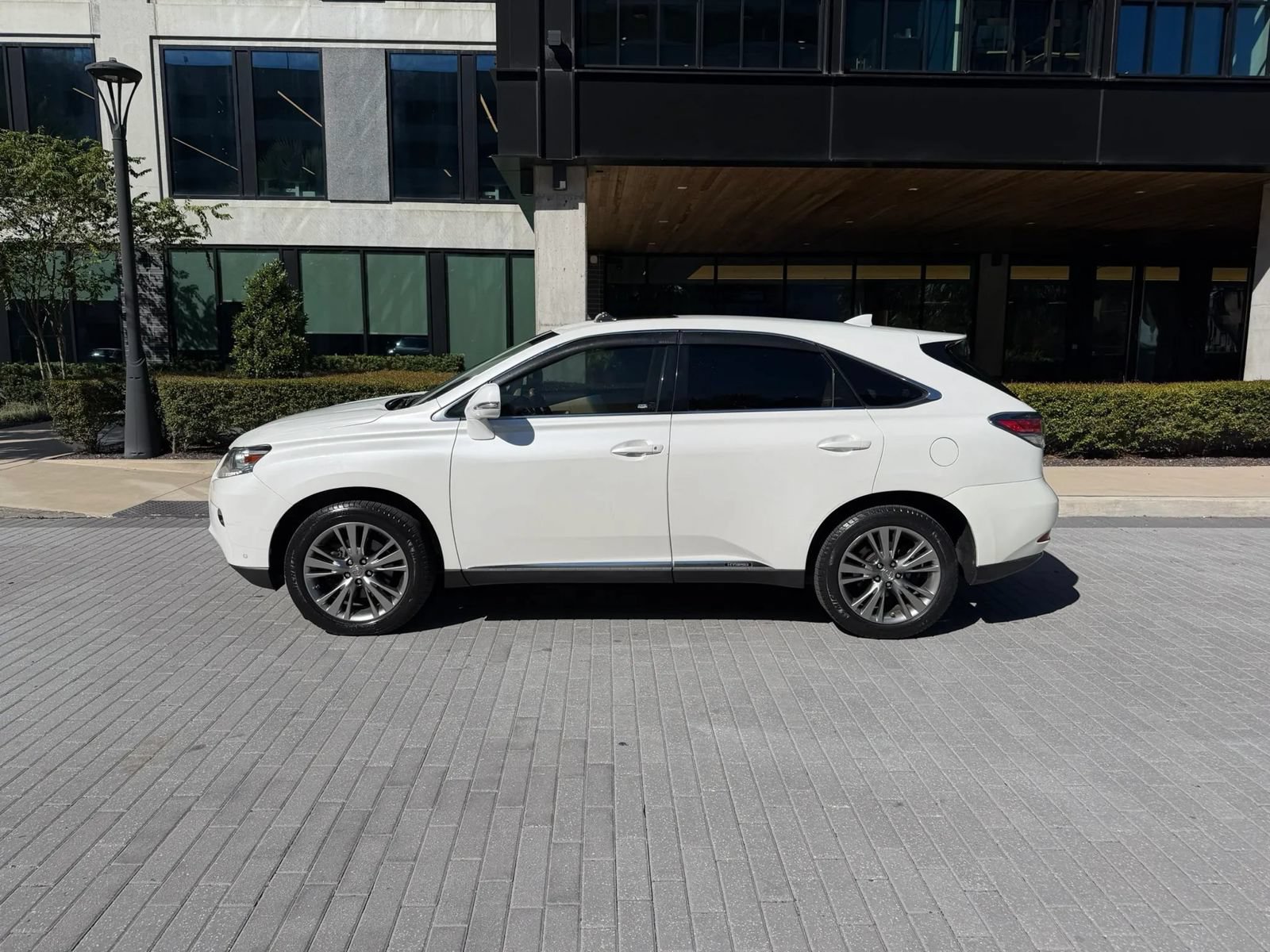 Used 2014 Lexus RX 450h FWD image 9