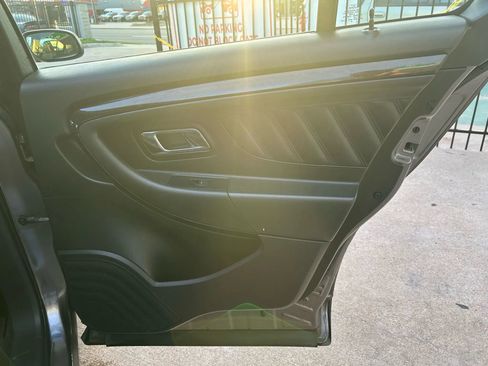 Used 2011 Ford Taurus Limited image 17