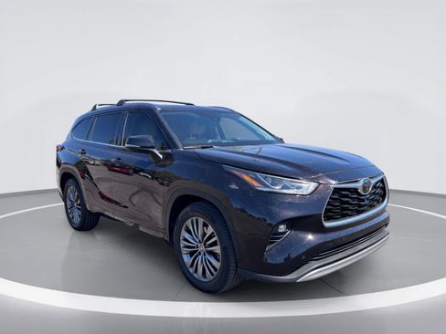 Used 2020 Toyota Highlander Platinum FWD image 7