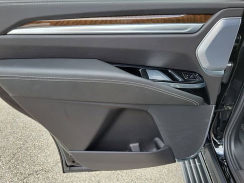 Used 2025 Cadillac Escalade Sport Platinum RWD image 8