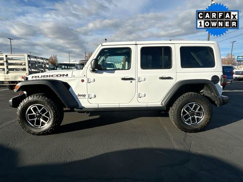 Used 2025 Jeep Wrangler Unlimited Rubicon image 3